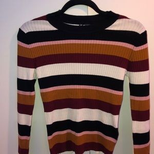 Fine-knit long sleeve top (NEVER WORN)
